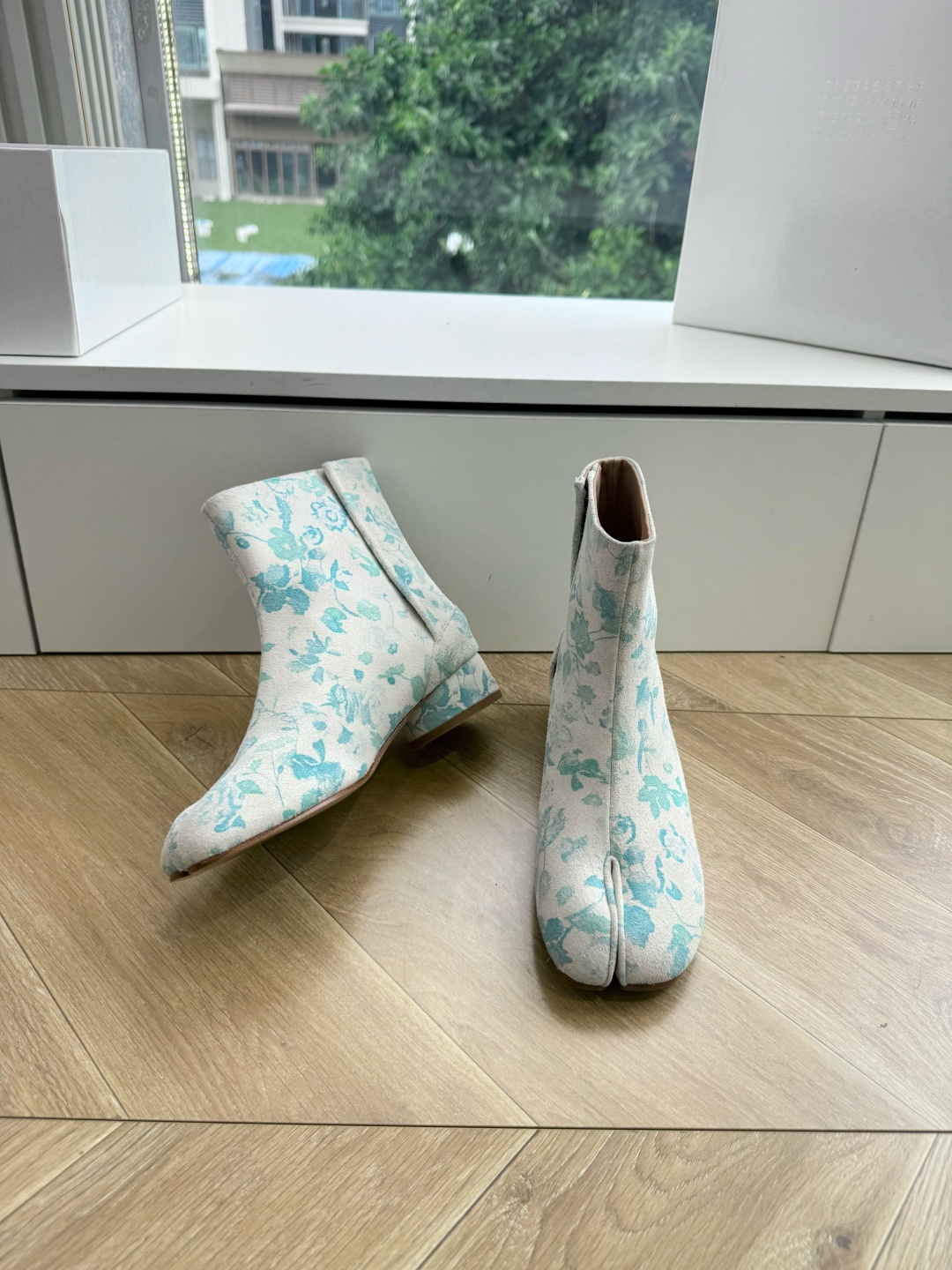 G077顶级品质Maison Margiel秋冬新款tabi分趾靴切尔西短靴 tabi分趾靴mm6夹趾鞋马吉拉分趾靴,牛 G077顶级品质Maison Margiel秋冬新款tabi分趾靴切尔西短靴 tabi分趾靴mm6夹趾鞋马吉拉分趾靴,牛