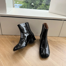 G077顶级品质Maison Margiel秋冬新款tabi分趾靴切尔西短靴 tabi分趾靴mm6夹趾鞋马吉拉分趾靴,牛 G077顶级品质Maison Margiel秋冬新款tabi分趾靴切尔西短靴 tabi分趾靴mm6夹趾鞋马吉拉分趾靴,牛