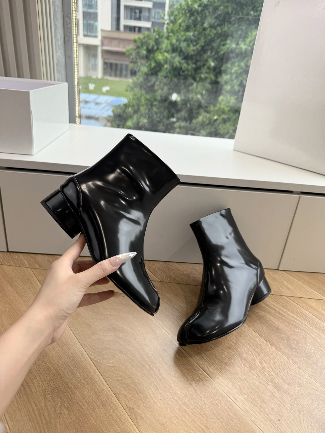 G077顶级品质Maison Margiel秋冬新款tabi分趾靴切尔西短靴 tabi分趾靴mm6夹趾鞋马吉拉分趾靴,牛 G077顶级品质Maison Margiel秋冬新款tabi分趾靴切尔西短靴 tabi分趾靴mm6夹趾鞋马吉拉分趾靴,牛