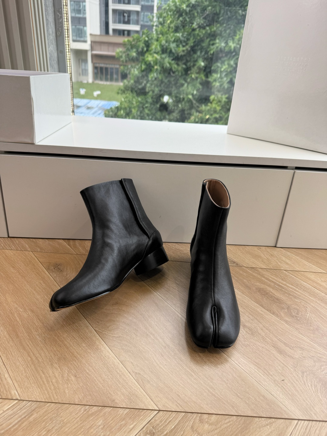 G077顶级品质Maison Margiel秋冬新款tabi分趾靴切尔西短靴 tabi分趾靴mm6夹趾鞋马吉拉分趾靴,牛 G077顶级品质Maison Margiel秋冬新款tabi分趾靴切尔西短靴 tabi分趾靴mm6夹趾鞋马吉拉分趾靴,牛