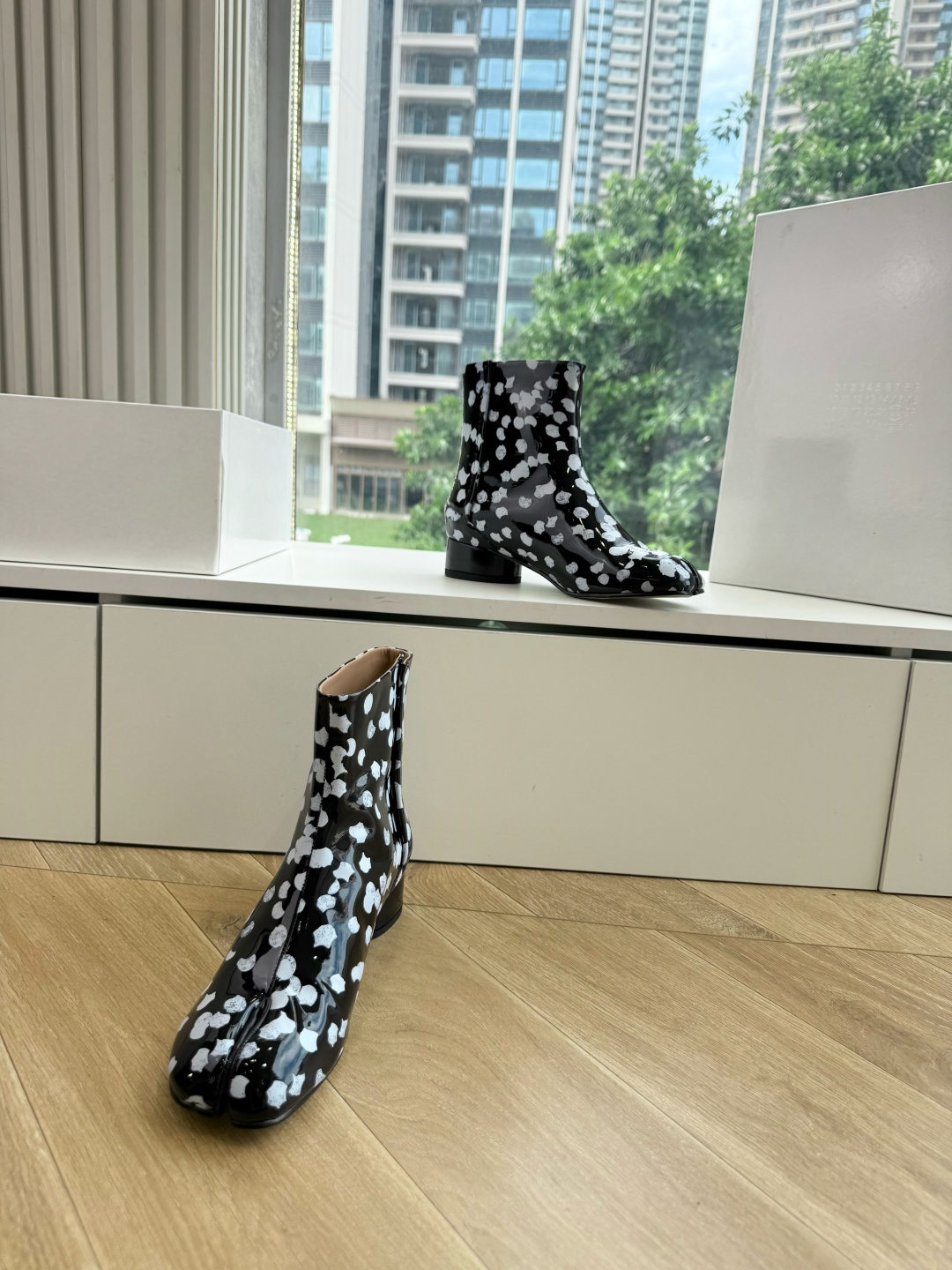 G077顶级品质Maison Margiel秋冬新款tabi分趾靴切尔西短靴 tabi分趾靴mm6夹趾鞋马吉拉分趾靴,牛 G077顶级品质Maison Margiel秋冬新款tabi分趾靴切尔西短靴 tabi分趾靴mm6夹趾鞋马吉拉分趾靴,牛
