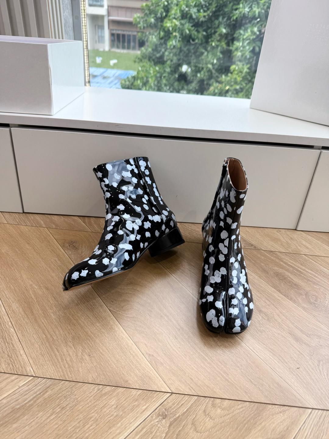 G077顶级品质Maison Margiel秋冬新款tabi分趾靴切尔西短靴 tabi分趾靴mm6夹趾鞋马吉拉分趾靴,牛 G077顶级品质Maison Margiel秋冬新款tabi分趾靴切尔西短靴 tabi分趾靴mm6夹趾鞋马吉拉分趾靴,牛