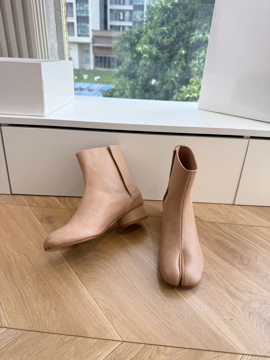 G077顶级品质Maison Margiel秋冬新款tabi分趾靴切尔西短靴 tabi分趾靴mm6夹趾鞋马吉拉分趾靴,牛 G077顶级品质Maison Margiel秋冬新款tabi分趾靴切尔西短靴 tabi分趾靴mm6夹趾鞋马吉拉分趾靴,牛