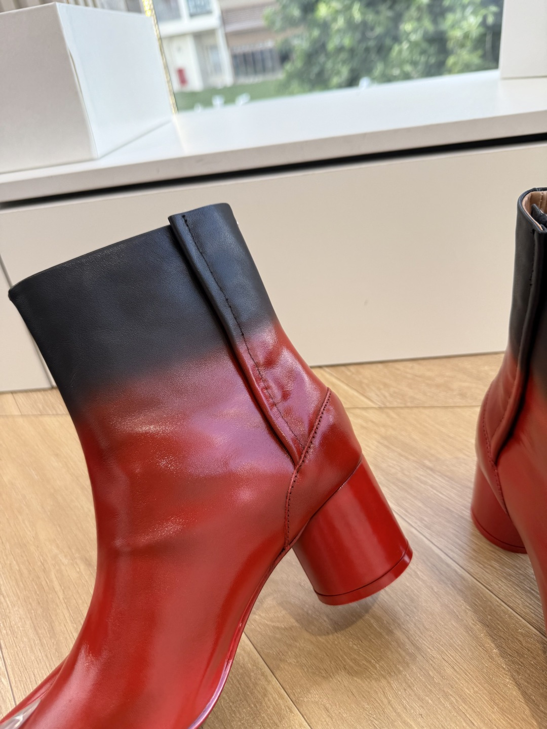 G077顶级品质Maison Margiel秋冬新款tabi分趾靴切尔西短靴 tabi分趾靴mm6夹趾鞋马吉拉分趾靴,牛 G077顶级品质Maison Margiel秋冬新款tabi分趾靴切尔西短靴 tabi分趾靴mm6夹趾鞋马吉拉分趾靴,牛