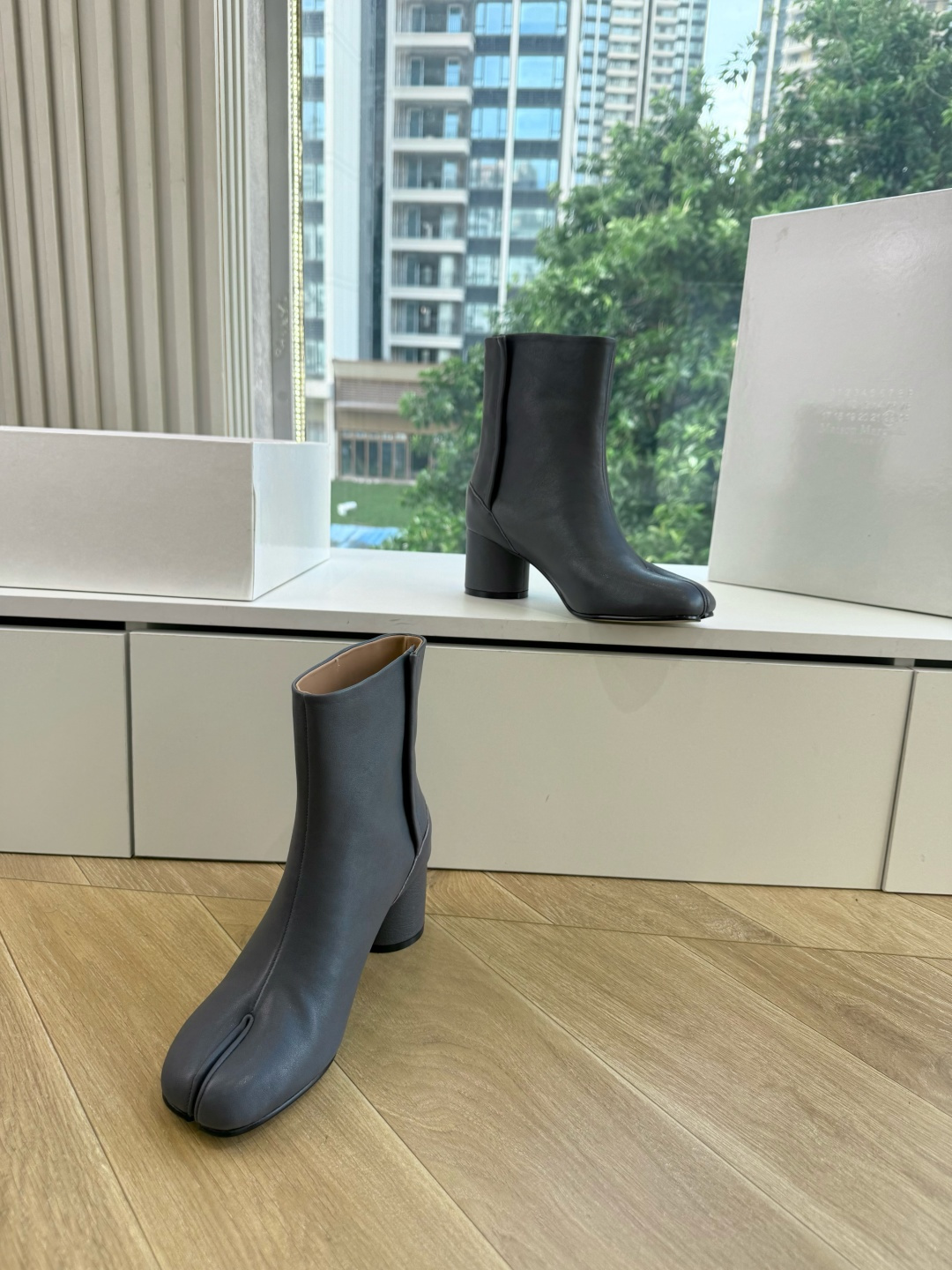 G077顶级品质Maison Margiel秋冬新款tabi分趾靴切尔西短靴 tabi分趾靴mm6夹趾鞋马吉拉分趾靴,牛 G077顶级品质Maison Margiel秋冬新款tabi分趾靴切尔西短靴 tabi分趾靴mm6夹趾鞋马吉拉分趾靴,牛