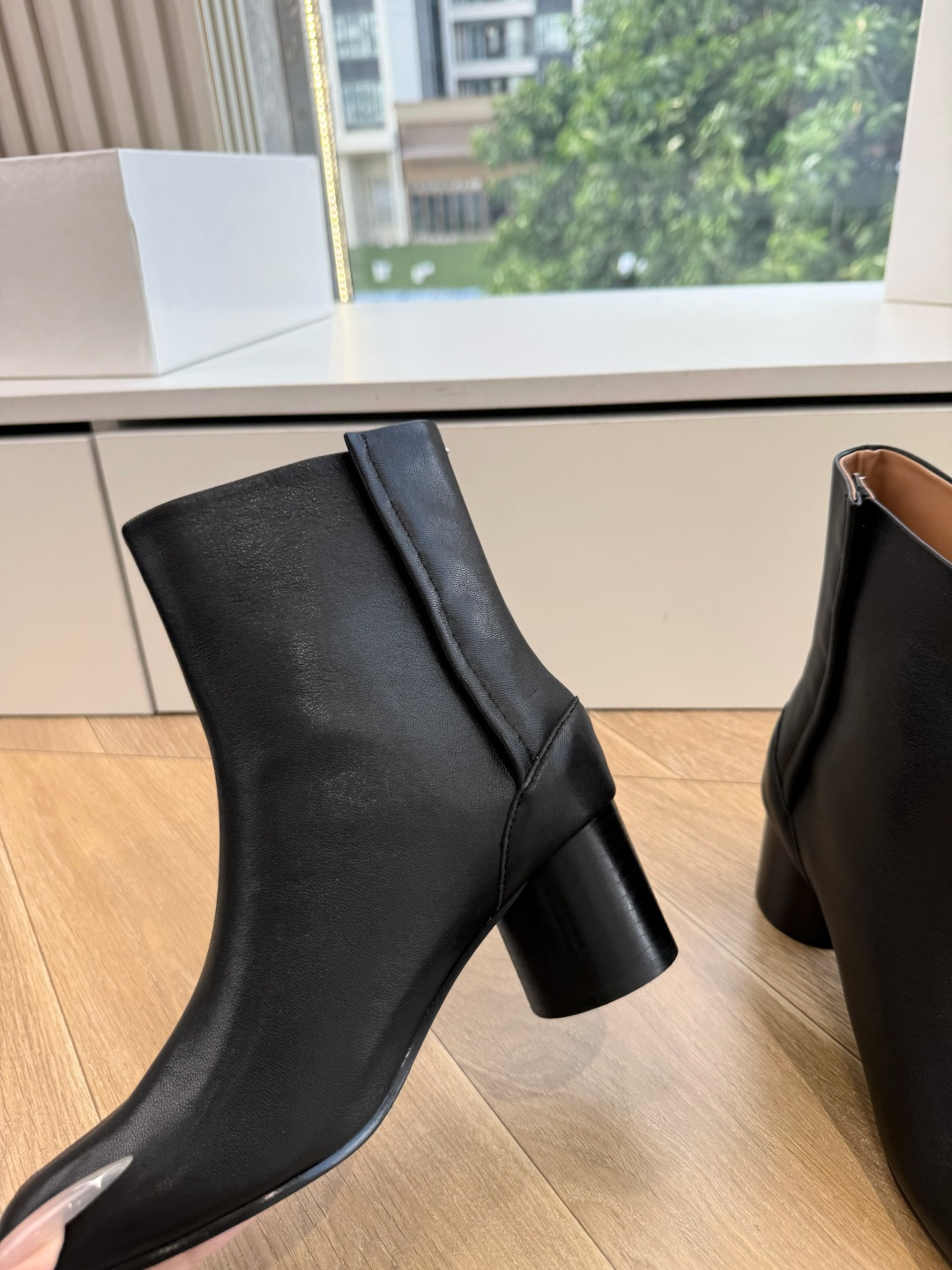 G077顶级品质Maison Margiel秋冬新款tabi分趾靴切尔西短靴 tabi分趾靴mm6夹趾鞋马吉拉分趾靴,牛 G077顶级品质Maison Margiel秋冬新款tabi分趾靴切尔西短靴 tabi分趾靴mm6夹趾鞋马吉拉分趾靴,牛