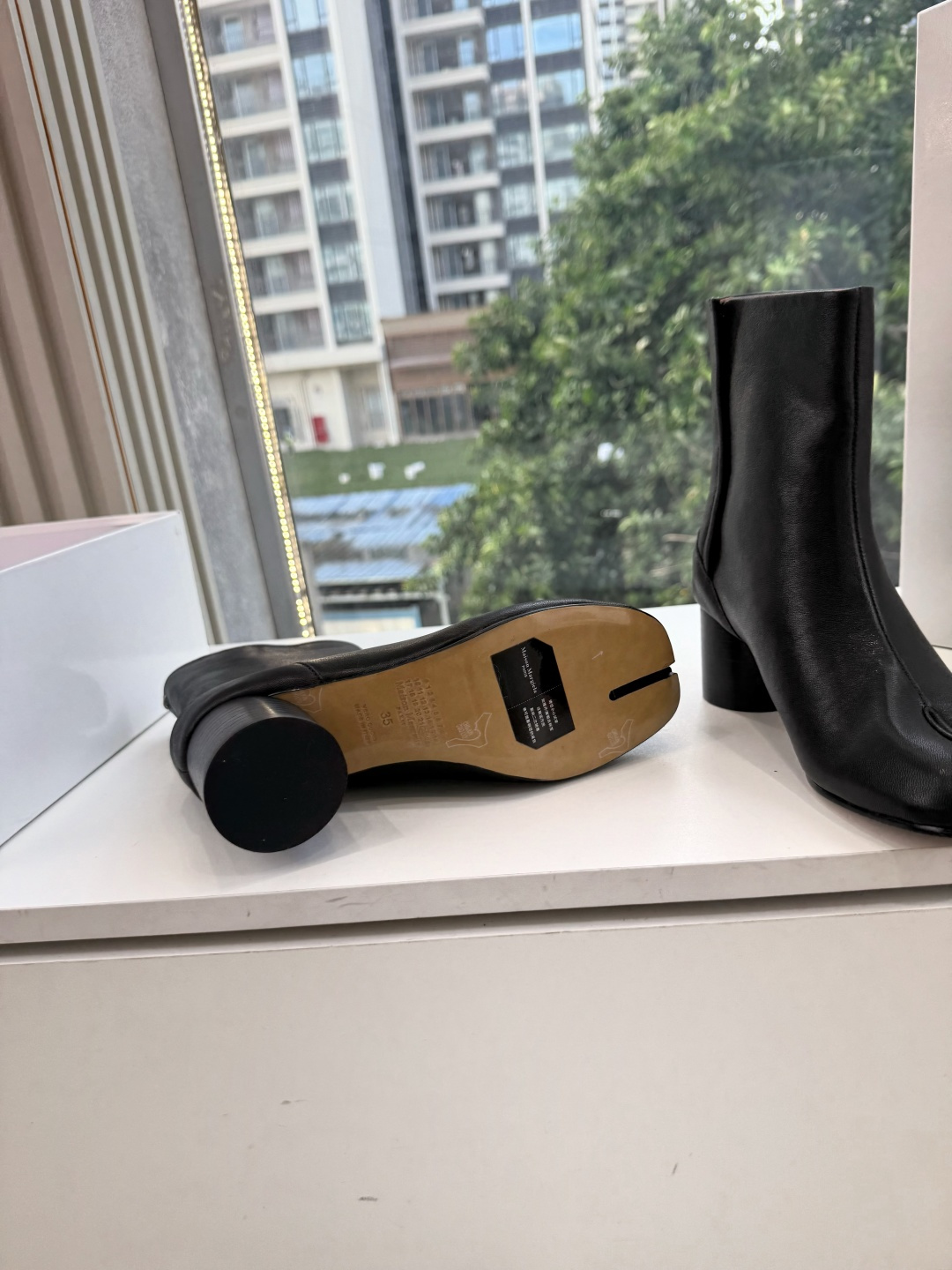 G077顶级品质Maison Margiel秋冬新款tabi分趾靴切尔西短靴 tabi分趾靴mm6夹趾鞋马吉拉分趾靴,牛 G077顶级品质Maison Margiel秋冬新款tabi分趾靴切尔西短靴 tabi分趾靴mm6夹趾鞋马吉拉分趾靴,牛