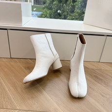G077顶级品质Maison Margiel秋冬新款tabi分趾靴切尔西短靴 tabi分趾靴mm6夹趾鞋马吉拉分趾靴,牛 G077顶级品质Maison Margiel秋冬新款tabi分趾靴切尔西短靴 tabi分趾靴mm6夹趾鞋马吉拉分趾靴,牛