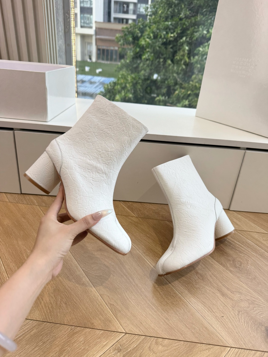 G077顶级品质Maison Margiel秋冬新款tabi分趾靴切尔西短靴 tabi分趾靴mm6夹趾鞋马吉拉分趾靴,牛 G077顶级品质Maison Margiel秋冬新款tabi分趾靴切尔西短靴 tabi分趾靴mm6夹趾鞋马吉拉分趾靴,牛