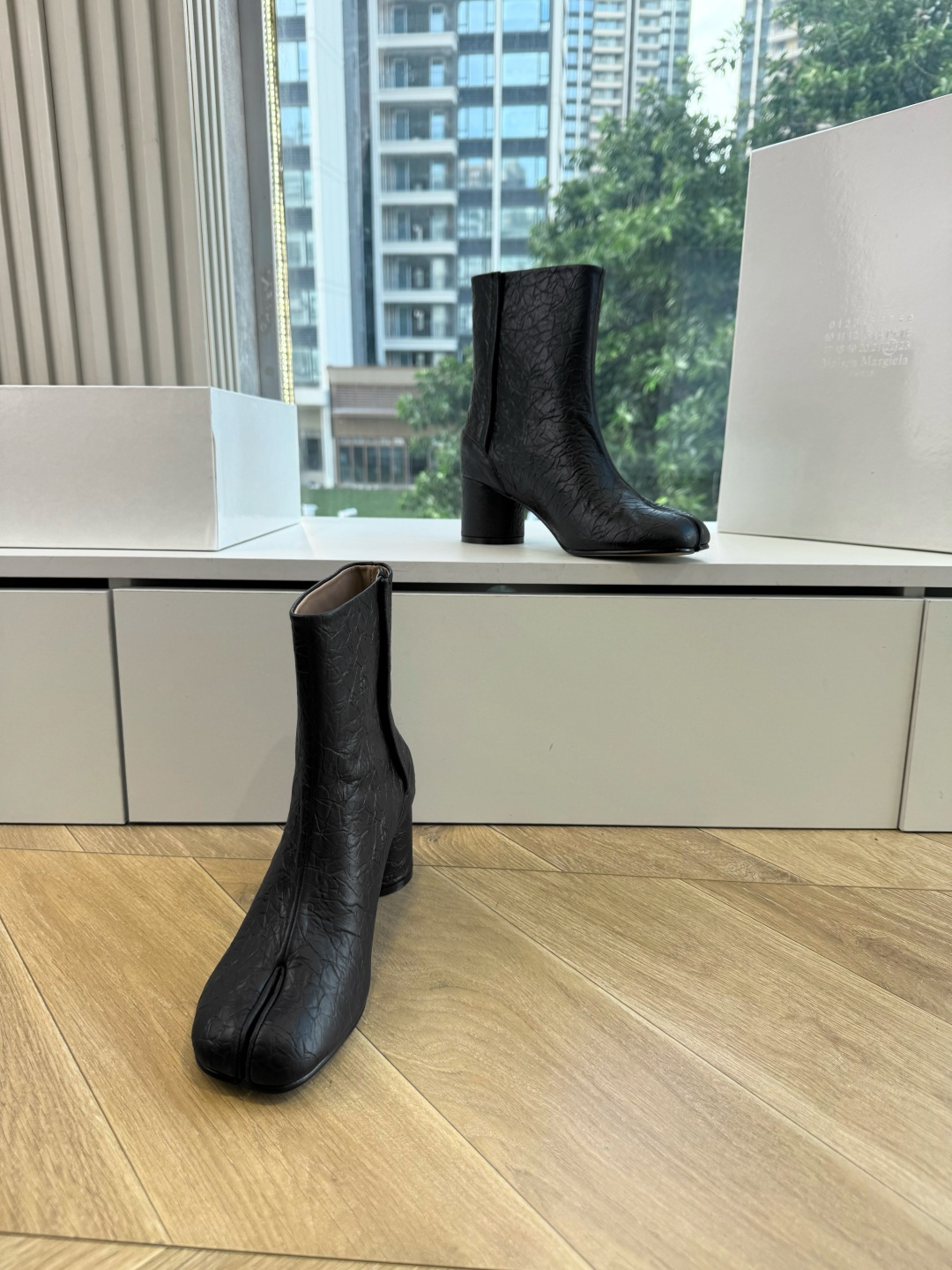 G077顶级品质Maison Margiel秋冬新款tabi分趾靴切尔西短靴 tabi分趾靴mm6夹趾鞋马吉拉分趾靴,牛 G077顶级品质Maison Margiel秋冬新款tabi分趾靴切尔西短靴 tabi分趾靴mm6夹趾鞋马吉拉分趾靴,牛