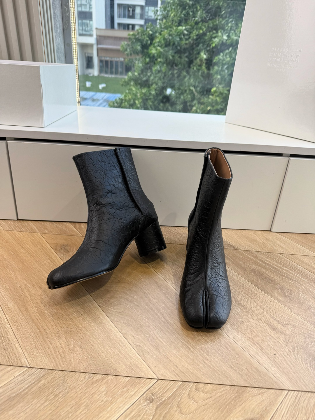 G077顶级品质Maison Margiel秋冬新款tabi分趾靴切尔西短靴 tabi分趾靴mm6夹趾鞋马吉拉分趾靴,牛 G077顶级品质Maison Margiel秋冬新款tabi分趾靴切尔西短靴 tabi分趾靴mm6夹趾鞋马吉拉分趾靴,牛