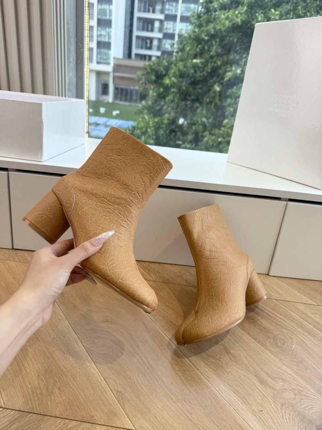 G077顶级品质Maison Margiel秋冬新款tabi分趾靴切尔西短靴 tabi分趾靴mm6夹趾鞋马吉拉分趾靴,牛 G077顶级品质Maison Margiel秋冬新款tabi分趾靴切尔西短靴 tabi分趾靴mm6夹趾鞋马吉拉分趾靴,牛