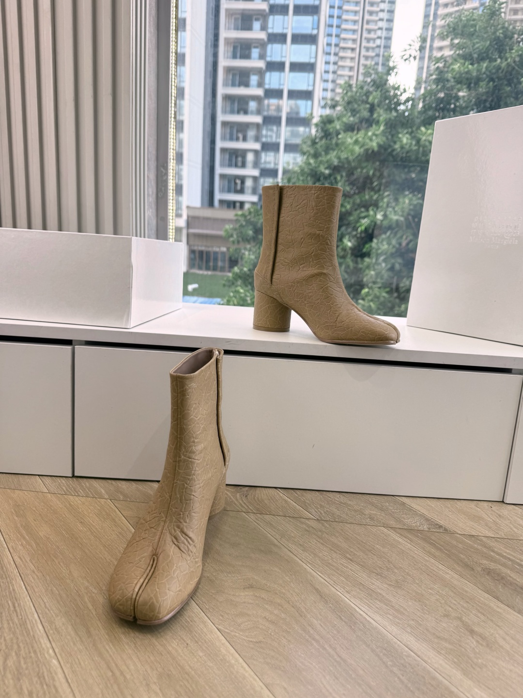 G077顶级品质Maison Margiel秋冬新款tabi分趾靴切尔西短靴 tabi分趾靴mm6夹趾鞋马吉拉分趾靴,牛 G077顶级品质Maison Margiel秋冬新款tabi分趾靴切尔西短靴 tabi分趾靴mm6夹趾鞋马吉拉分趾靴,牛
