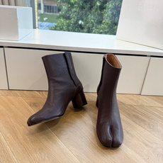 G077顶级品质Maison Margiel秋冬新款tabi分趾靴切尔西短靴 tabi分趾靴mm6夹趾鞋马吉拉分趾靴,牛 G077顶级品质Maison Margiel秋冬新款tabi分趾靴切尔西短靴 tabi分趾靴mm6夹趾鞋马吉拉分趾靴,牛