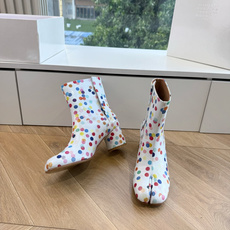 G077顶级品质Maison Margiel秋冬新款tabi分趾靴切尔西短靴 tabi分趾靴mm6夹趾鞋马吉拉分趾靴,牛 G077顶级品质Maison Margiel秋冬新款tabi分趾靴切尔西短靴 tabi分趾靴mm6夹趾鞋马吉拉分趾靴,牛