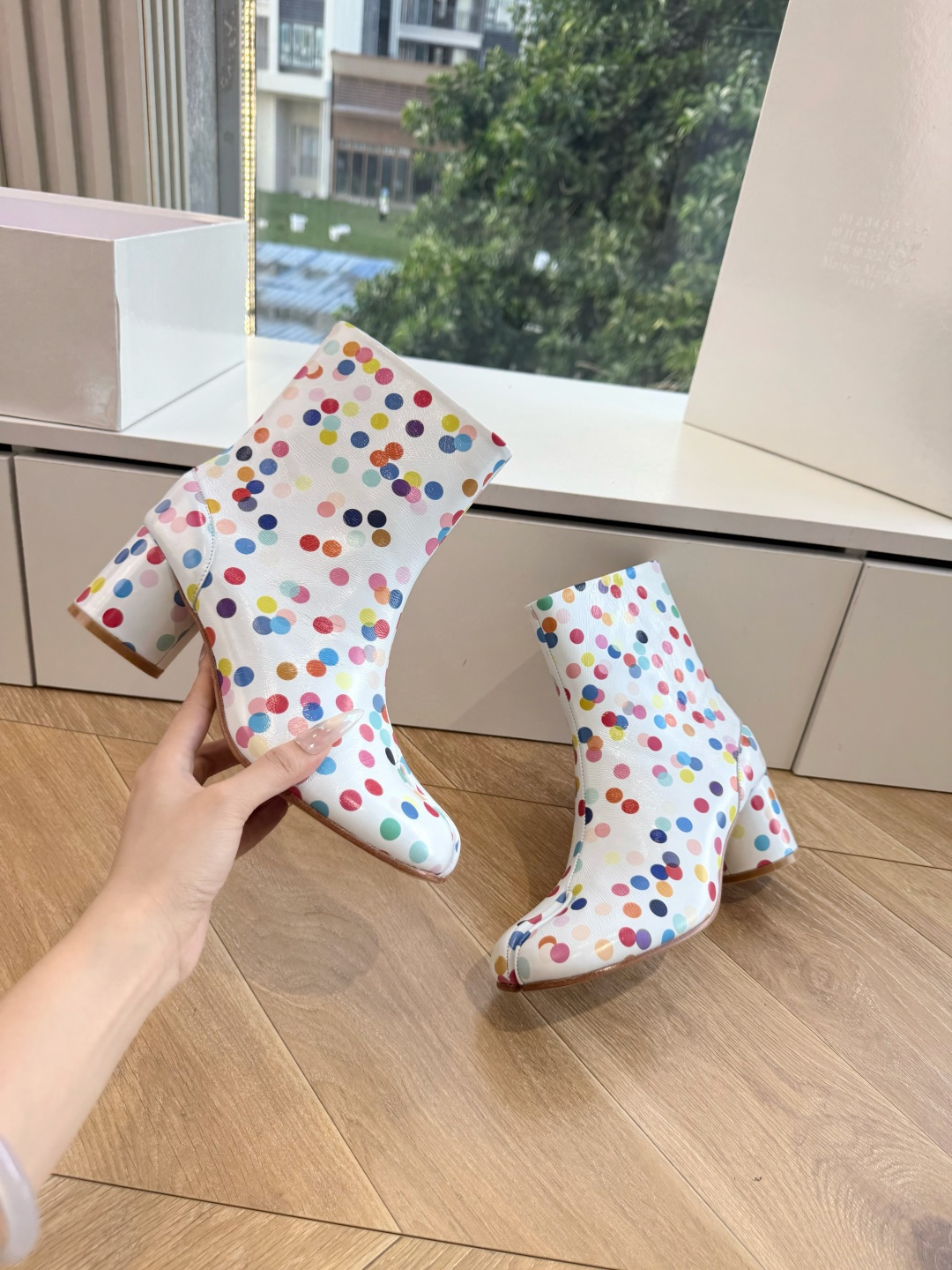 G077顶级品质Maison Margiel秋冬新款tabi分趾靴切尔西短靴 tabi分趾靴mm6夹趾鞋马吉拉分趾靴,牛 G077顶级品质Maison Margiel秋冬新款tabi分趾靴切尔西短靴 tabi分趾靴mm6夹趾鞋马吉拉分趾靴,牛