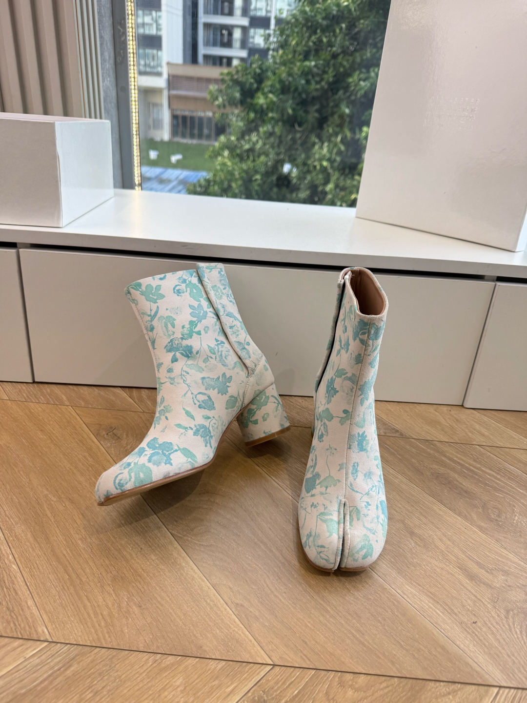 G077顶级品质Maison Margiel秋冬新款tabi分趾靴切尔西短靴 tabi分趾靴mm6夹趾鞋马吉拉分趾靴,牛 G077顶级品质Maison Margiel秋冬新款tabi分趾靴切尔西短靴 tabi分趾靴mm6夹趾鞋马吉拉分趾靴,牛