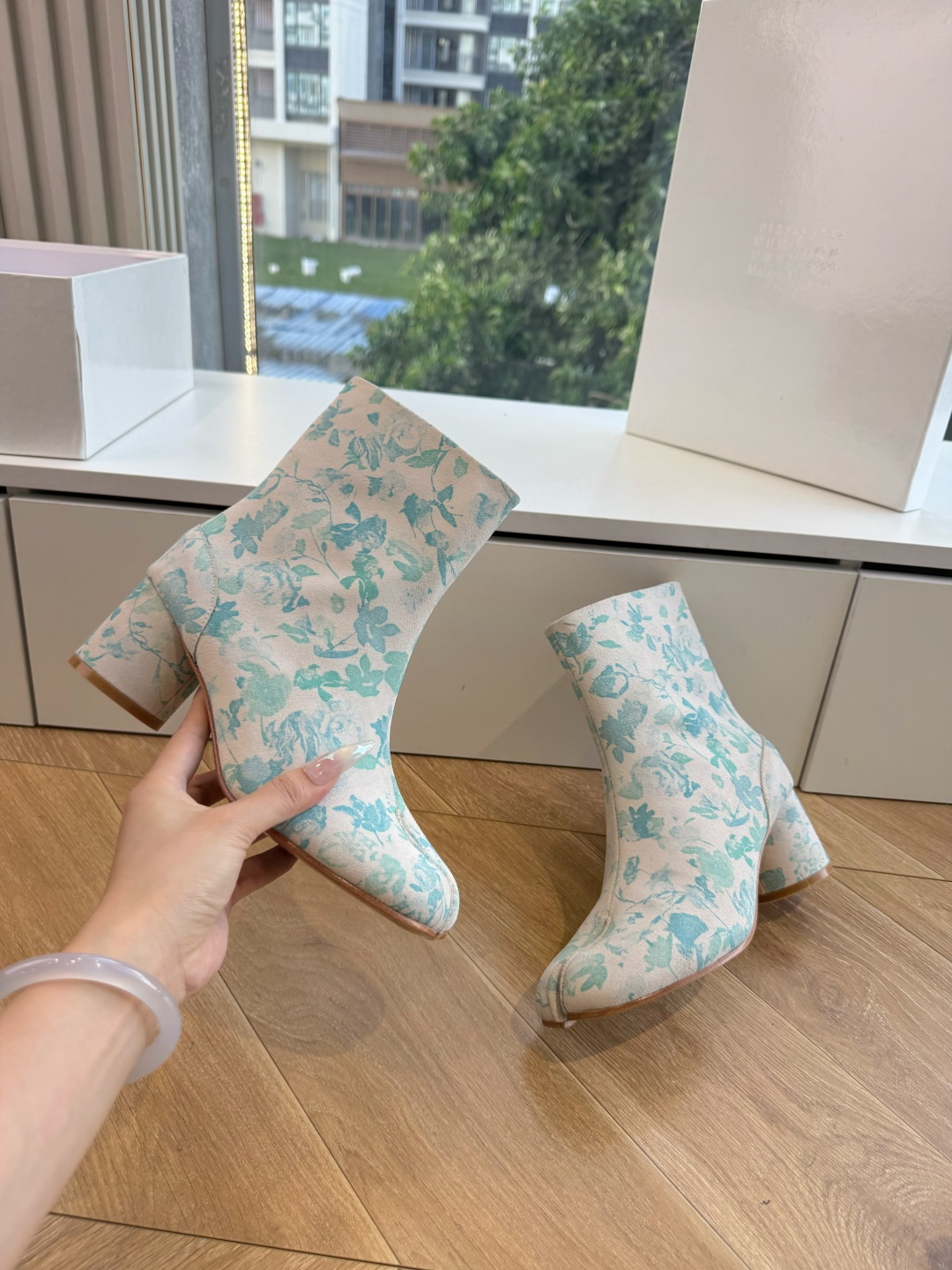 G077顶级品质Maison Margiel秋冬新款tabi分趾靴切尔西短靴 tabi分趾靴mm6夹趾鞋马吉拉分趾靴,牛 G077顶级品质Maison Margiel秋冬新款tabi分趾靴切尔西短靴 tabi分趾靴mm6夹趾鞋马吉拉分趾靴,牛