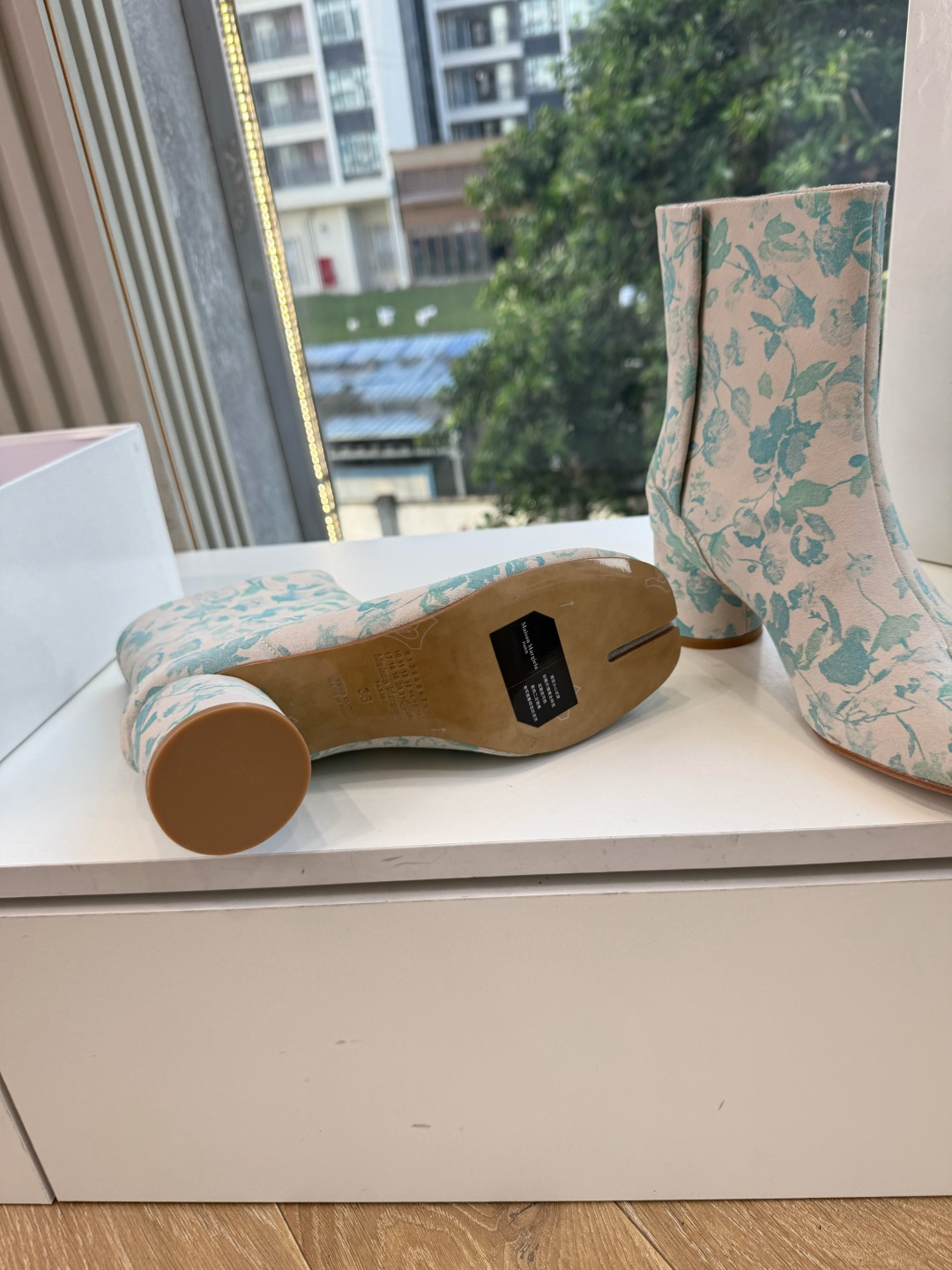 G077顶级品质Maison Margiel秋冬新款tabi分趾靴切尔西短靴 tabi分趾靴mm6夹趾鞋马吉拉分趾靴,牛 G077顶级品质Maison Margiel秋冬新款tabi分趾靴切尔西短靴 tabi分趾靴mm6夹趾鞋马吉拉分趾靴,牛