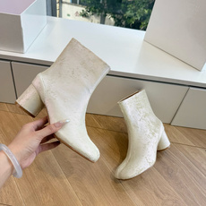 G077顶级品质Maison Margiel秋冬新款tabi分趾靴切尔西短靴 tabi分趾靴mm6夹趾鞋马吉拉分趾靴,牛 G077顶级品质Maison Margiel秋冬新款tabi分趾靴切尔西短靴 tabi分趾靴mm6夹趾鞋马吉拉分趾靴,牛