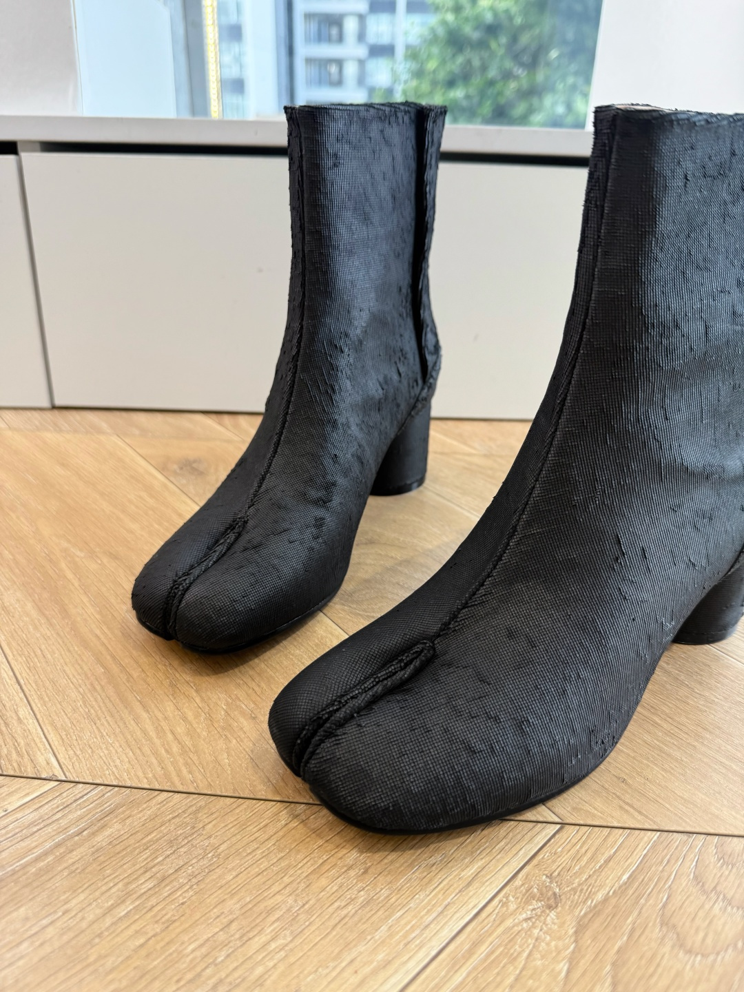 G077顶级品质Maison Margiel秋冬新款tabi分趾靴切尔西短靴 tabi分趾靴mm6夹趾鞋马吉拉分趾靴,牛 G077顶级品质Maison Margiel秋冬新款tabi分趾靴切尔西短靴 tabi分趾靴mm6夹趾鞋马吉拉分趾靴,牛