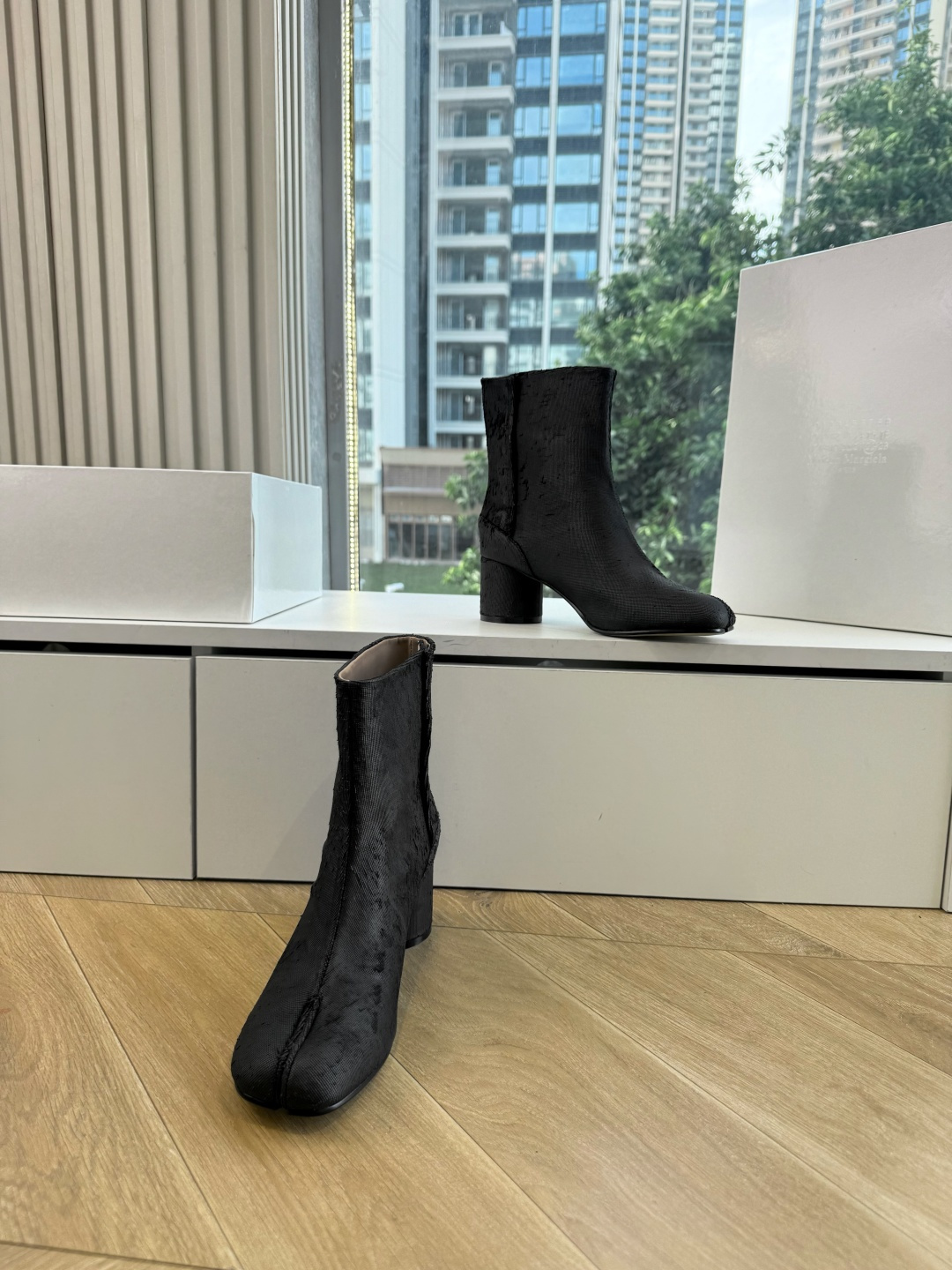 G077顶级品质Maison Margiel秋冬新款tabi分趾靴切尔西短靴 tabi分趾靴mm6夹趾鞋马吉拉分趾靴,牛 G077顶级品质Maison Margiel秋冬新款tabi分趾靴切尔西短靴 tabi分趾靴mm6夹趾鞋马吉拉分趾靴,牛