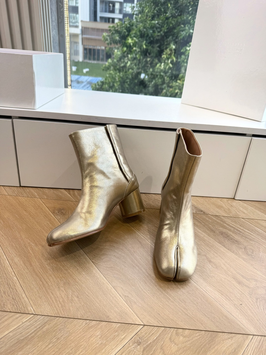 G077顶级品质Maison Margiel秋冬新款tabi分趾靴切尔西短靴 tabi分趾靴mm6夹趾鞋马吉拉分趾靴,牛 G077顶级品质Maison Margiel秋冬新款tabi分趾靴切尔西短靴 tabi分趾靴mm6夹趾鞋马吉拉分趾靴,牛