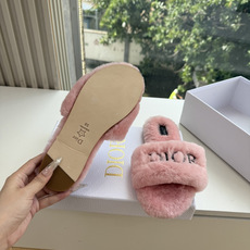 G087所见即所得Dior/迪奥白色刺绣条纹logo加绒毛里一字平底拖鞋秋冬新款羊毛拖鞋 让我重新爱了它一次!这季节美 G087所见即所得Dior/迪奥白色刺绣条纹logo加绒毛里一字平底拖鞋秋冬新款羊毛拖鞋 让我重新爱了它一次!这季节美