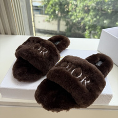 G087所见即所得Dior/迪奥白色刺绣条纹logo加绒毛里一字平底拖鞋秋冬新款羊毛拖鞋 让我重新爱了它一次!这季节美 G087所见即所得Dior/迪奥白色刺绣条纹logo加绒毛里一字平底拖鞋秋冬新款羊毛拖鞋 让我重新爱了它一次!这季节美