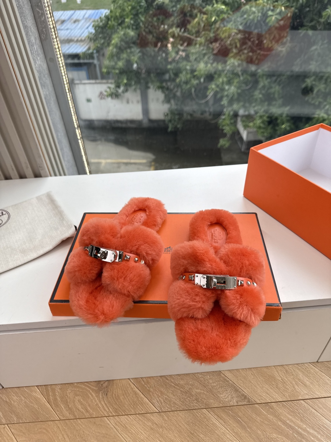 G087代购级别hermes爱马仕二舅毛拖常年做货新款新色官网、小红书同步最新配色爱马仕爆款火热上线，做工升级版，高品质