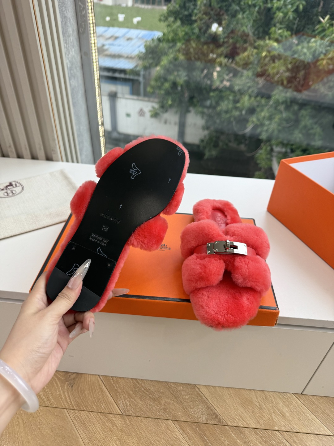 G087代购级别hermes爱马仕二舅毛拖常年做货新款新色官网、小红书同步最新配色爱马仕爆款火热上线,做工升级版,高品质 G087代购级别hermes爱马仕二舅毛拖常年做货新款新色官网、小红书同步最新配色爱马仕爆款火热上线,做工升级版,高品质