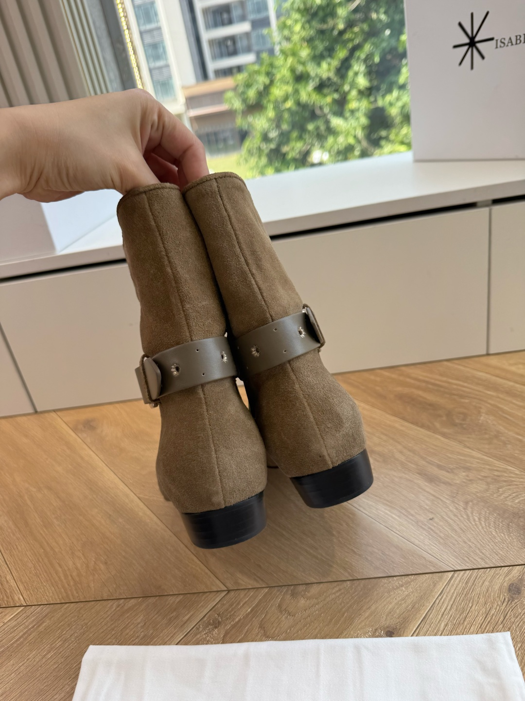 G223代购级别伊莎贝尔Isabel Marant 秋冬走秀西部牛仔一年四季都可以穿的靴子来了，一双封神的复古靴 简约复