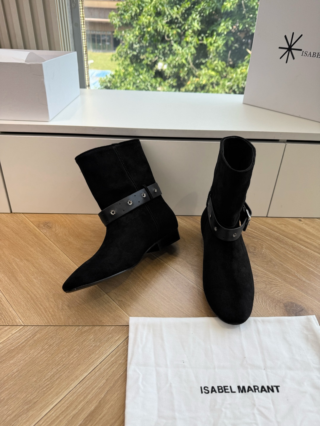 G223代购级别伊莎贝尔Isabel Marant 秋冬走秀西部牛仔一年四季都可以穿的靴子来了，一双封神的复古靴 简约复