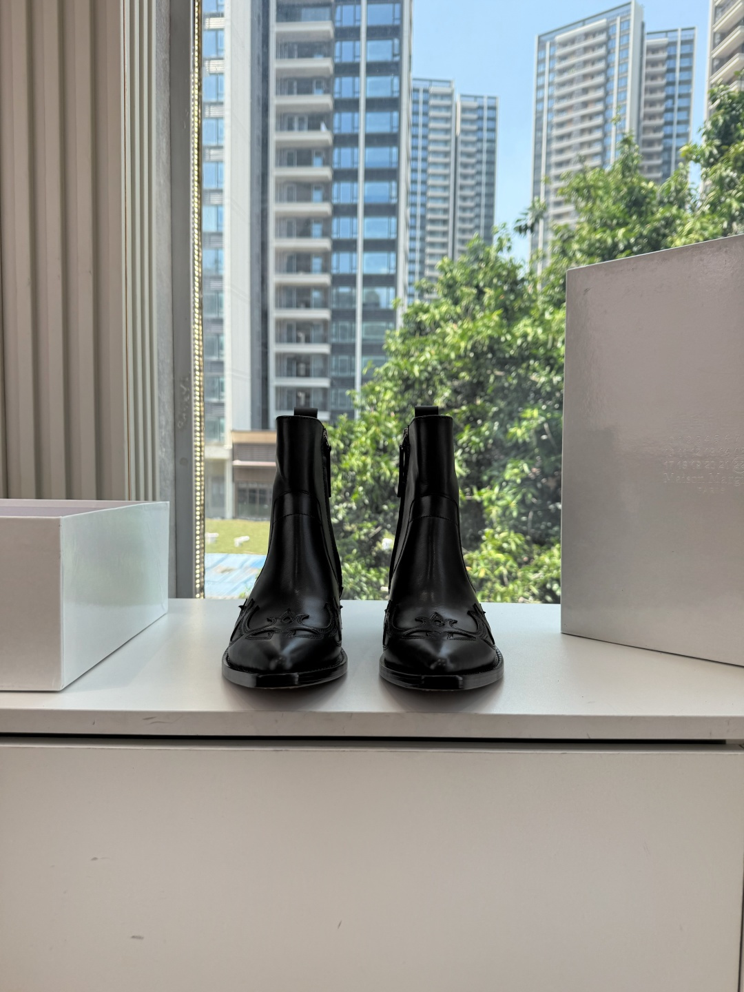 G223顶级品质Maison Margiel秋冬新款西部牛仔短靴mm6夹趾鞋马吉拉切尔西靴， 🔥太好看了，经典的分趾设计