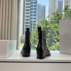 G223顶级品质Maison Margiel秋冬新款西部牛仔短靴mm6夹趾鞋马吉拉切尔西靴, 🔥太好看了,经典的分趾设计 G223顶级品质Maison Margiel秋冬新款西部牛仔短靴mm6夹趾鞋马吉拉切尔西靴, 🔥太好看了,经典的分趾设计