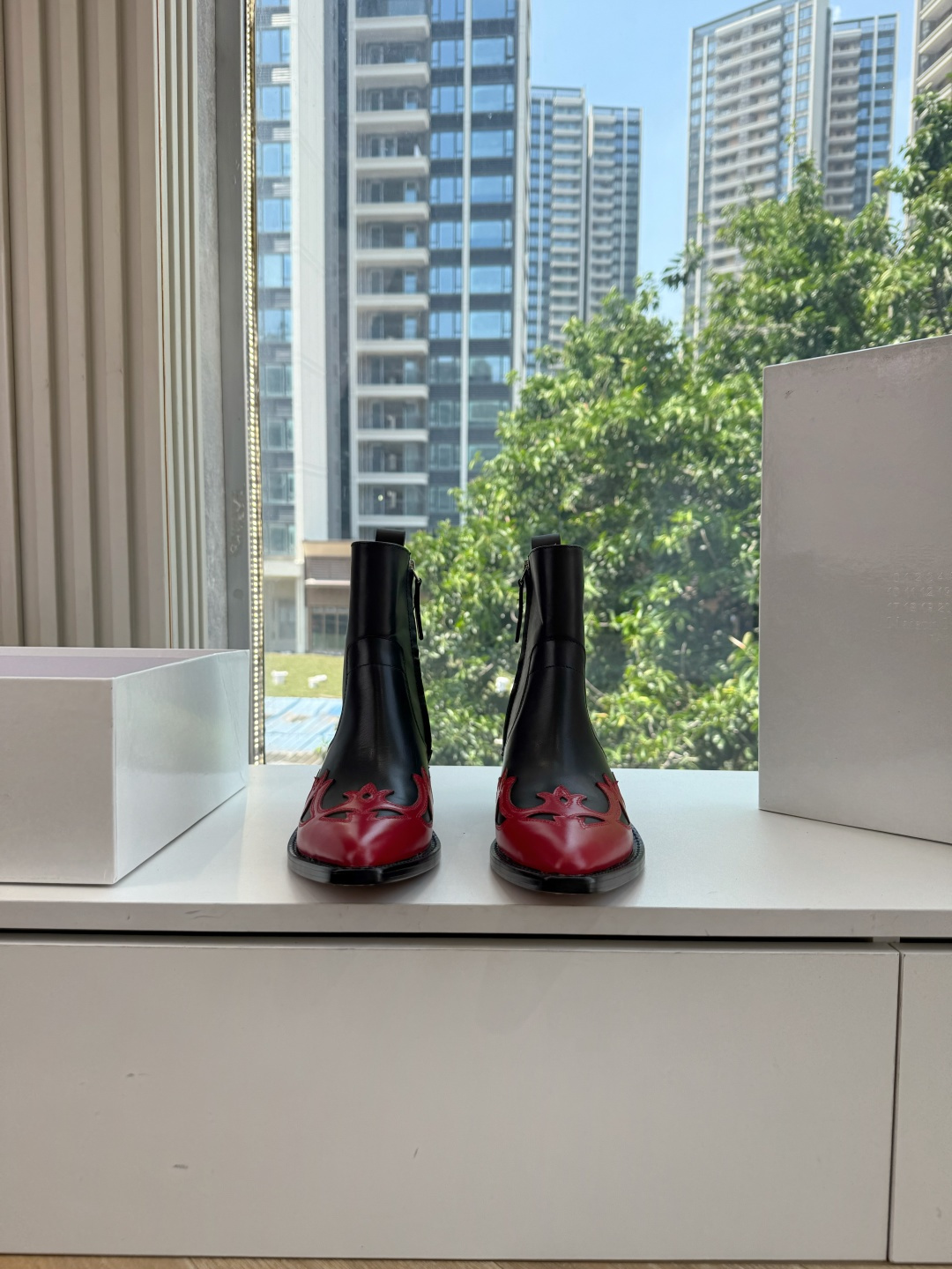 G223顶级品质Maison Margiel秋冬新款西部牛仔短靴mm6夹趾鞋马吉拉切尔西靴， 🔥太好看了，经典的分趾设计