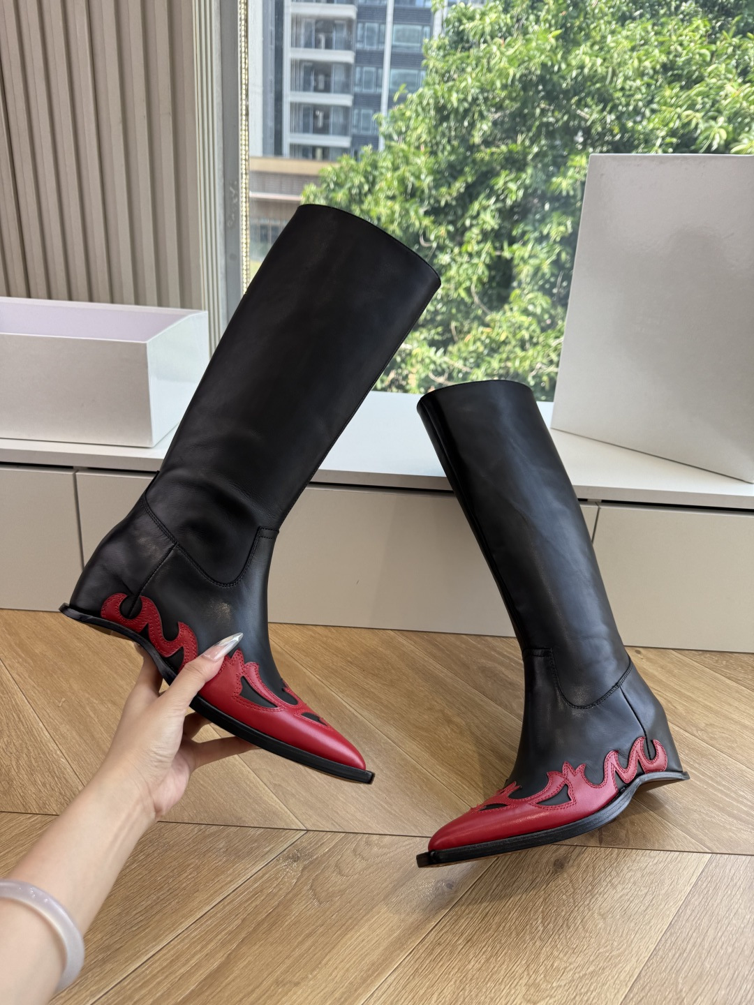 G223顶级品质Maison Margiel秋冬新款西部牛仔短靴mm6夹趾鞋马吉拉切尔西靴, 🔥太好看了,经典的分趾设计 G223顶级品质Maison Margiel秋冬新款西部牛仔短靴mm6夹趾鞋马吉拉切尔西靴, 🔥太好看了,经典的分趾设计