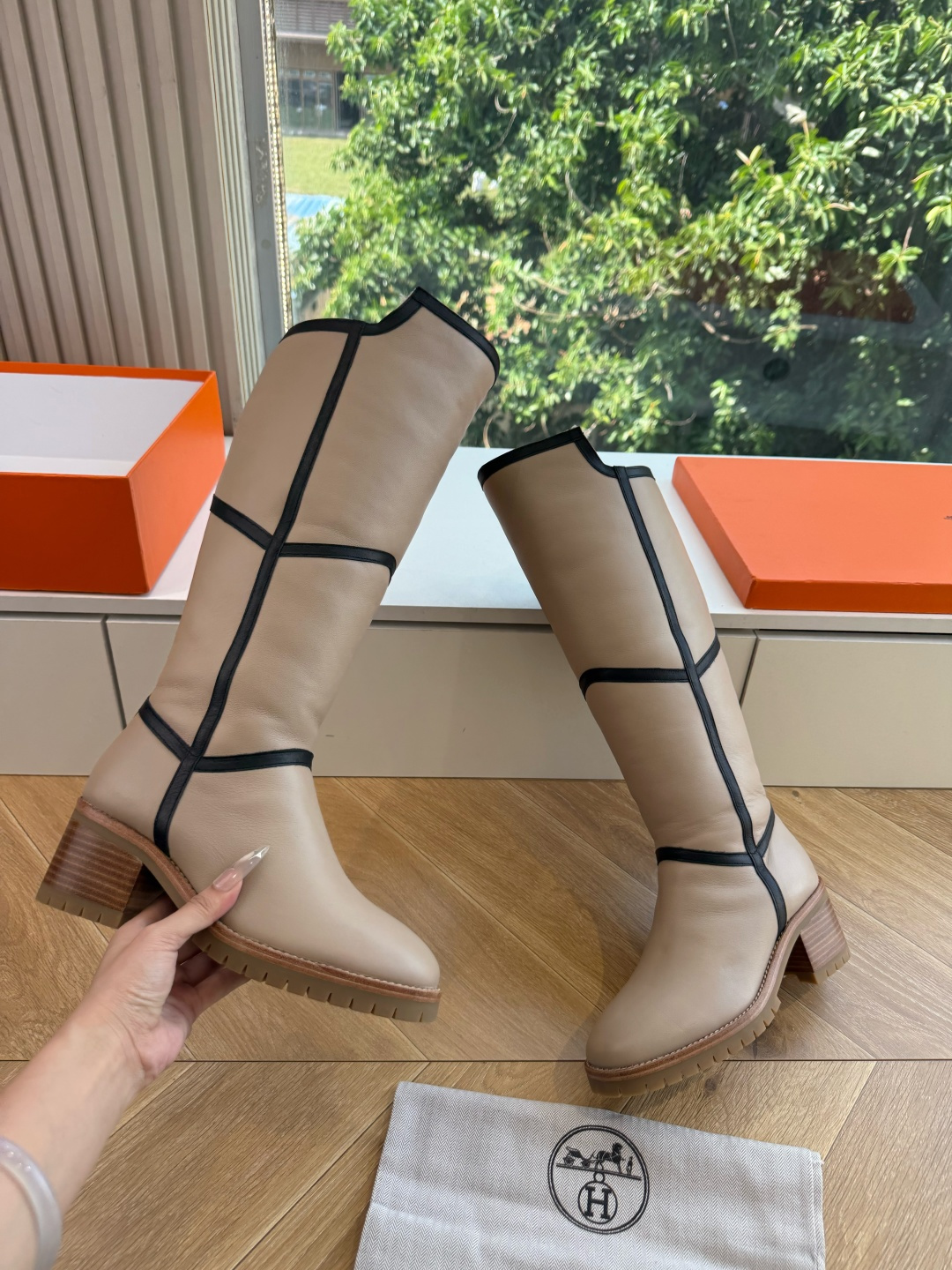 G393顶级版本 原版购入 H家 2026秋冬新款 HERMES爱马仕尖头骑士靴长靴子专柜价格接近2W高昂的售价自然有独 G393顶级版本 原版购入 H家 2026秋冬新款 HERMES爱马仕尖头骑士靴长靴子专柜价格接近2W高昂的售价自然有独