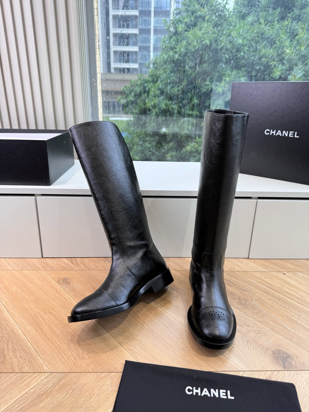 真皮皮➕20米，下单注明鞋底材质[微笑]G238高版CHANEL香奈儿*小香秋冬新款骑士靴库靴这款骑士靴真的是帅气时尚的