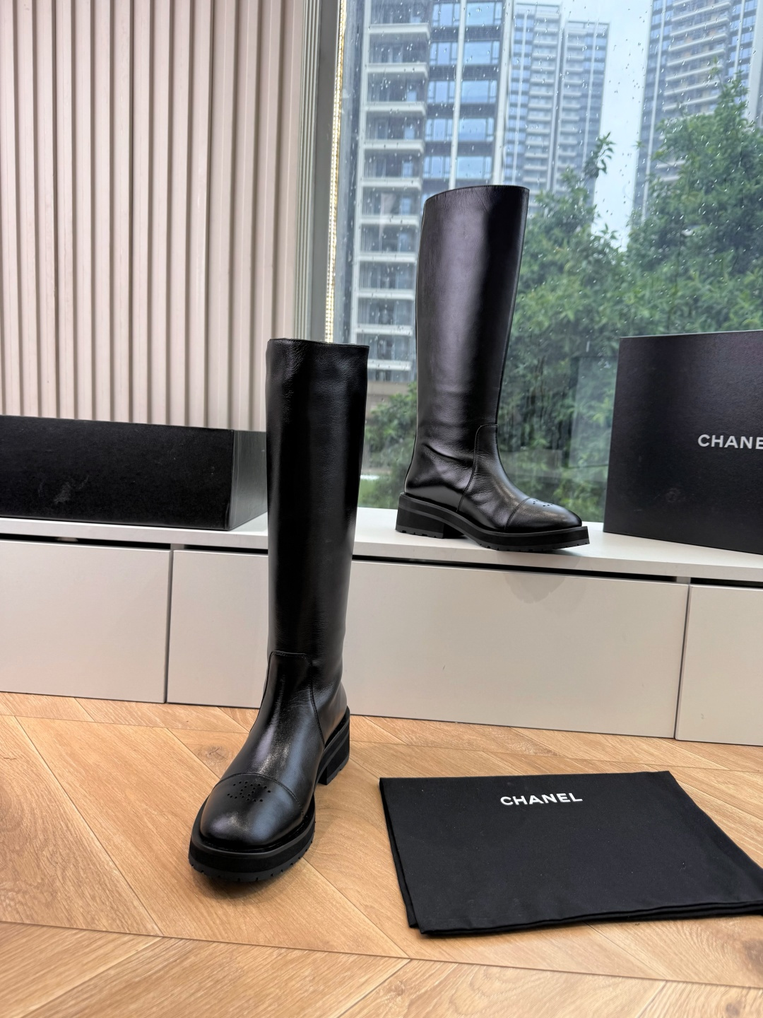真皮皮➕20米，下单注明鞋底材质[微笑]G238高版CHANEL香奈儿*小香秋冬新款骑士靴库靴这款骑士靴真的是帅气时尚的