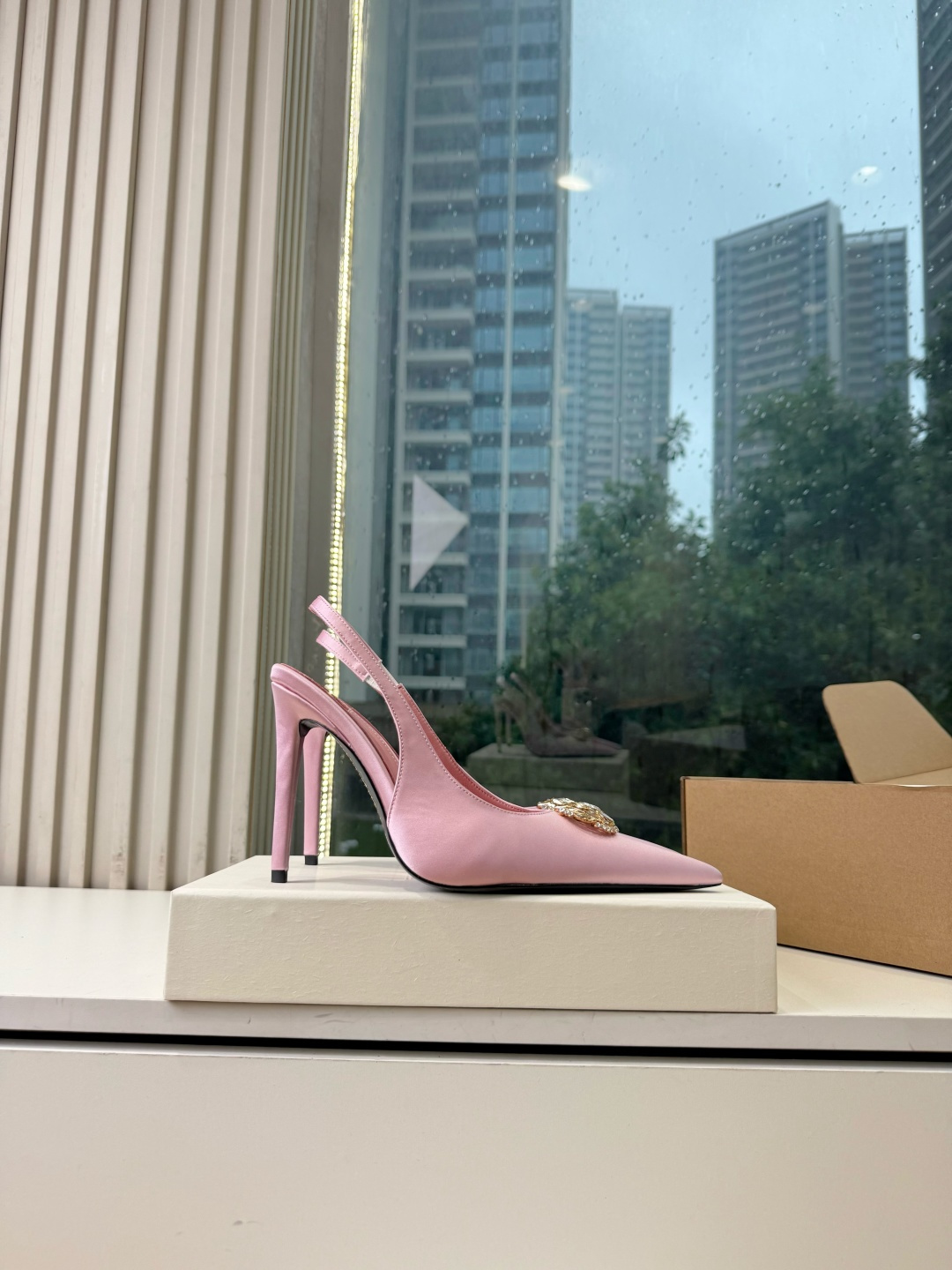 G288顶级品质Saint Laurent / 圣罗兰新款凉鞋尖头高跟鞋YSL姐姐的美丽尤物高跟鞋 又是人间圣罗兰 Ro G288顶级品质Saint Laurent / 圣罗兰新款凉鞋尖头高跟鞋YSL姐姐的美丽尤物高跟鞋 又是人间圣罗兰 Ro