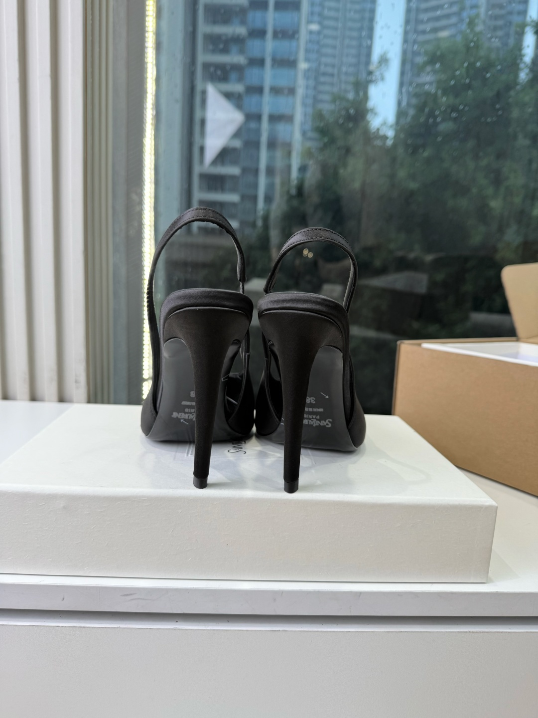 G288顶级品质Saint Laurent / 圣罗兰新款凉鞋尖头高跟鞋YSL姐姐的美丽尤物高跟鞋 又是人间圣罗兰 Ro G288顶级品质Saint Laurent / 圣罗兰新款凉鞋尖头高跟鞋YSL姐姐的美丽尤物高跟鞋 又是人间圣罗兰 Ro