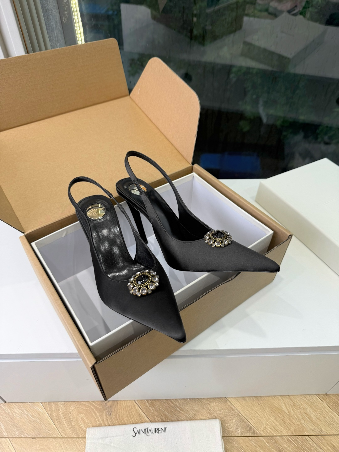 G288顶级品质Saint Laurent / 圣罗兰新款凉鞋尖头高跟鞋YSL姐姐的美丽尤物高跟鞋 又是人间圣罗兰 Ro G288顶级品质Saint Laurent / 圣罗兰新款凉鞋尖头高跟鞋YSL姐姐的美丽尤物高跟鞋 又是人间圣罗兰 Ro