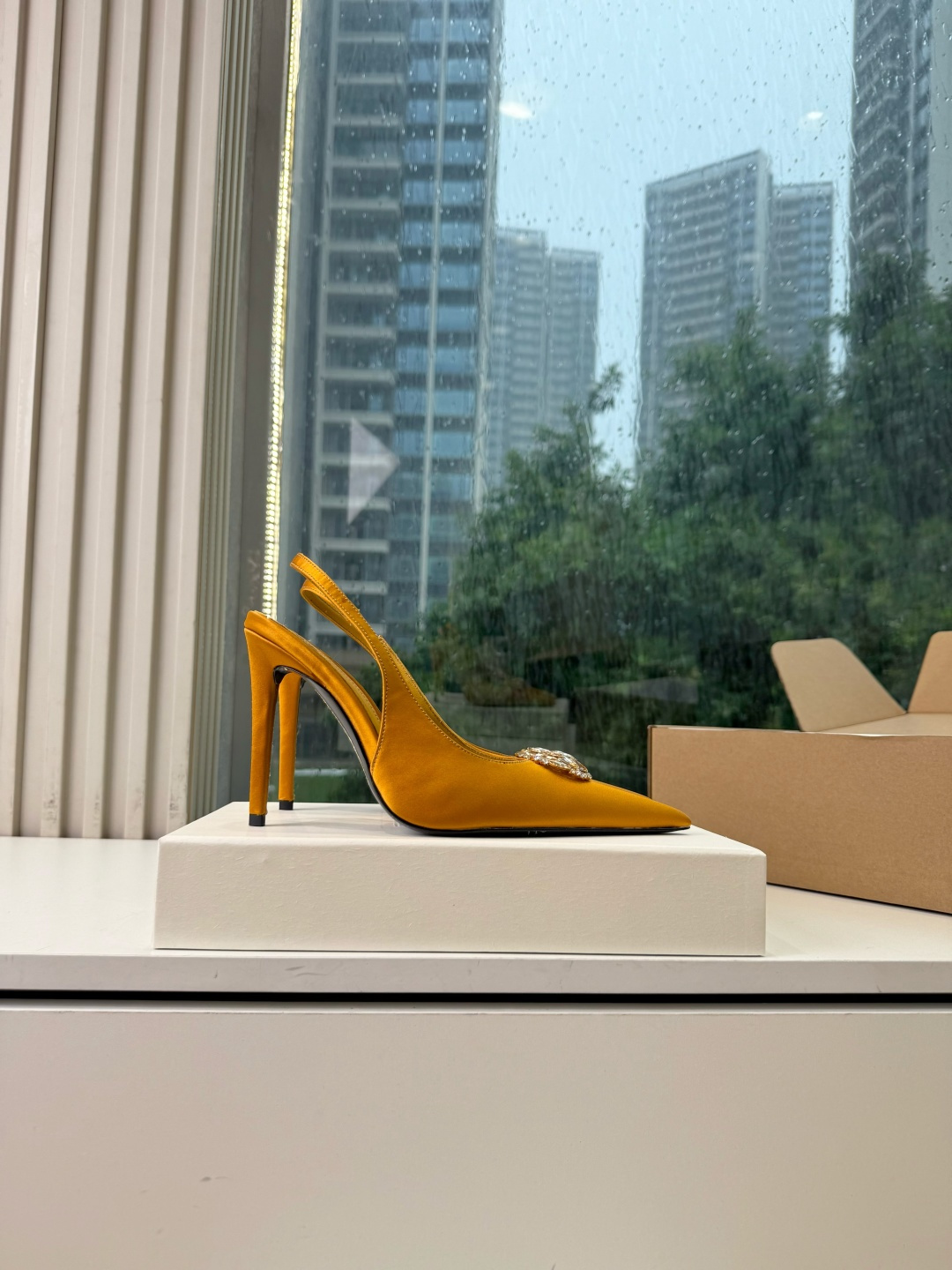 G288顶级品质Saint Laurent / 圣罗兰新款凉鞋尖头高跟鞋YSL姐姐的美丽尤物高跟鞋 又是人间圣罗兰 Ro G288顶级品质Saint Laurent / 圣罗兰新款凉鞋尖头高跟鞋YSL姐姐的美丽尤物高跟鞋 又是人间圣罗兰 Ro