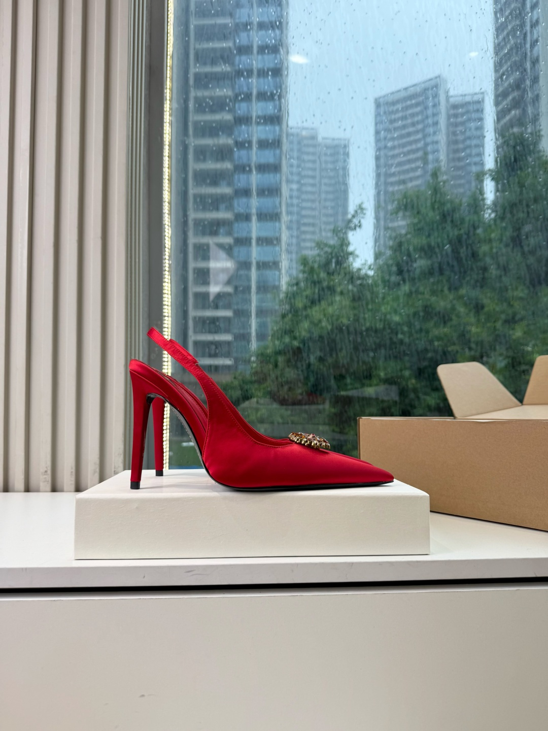 G288顶级品质Saint Laurent / 圣罗兰新款凉鞋尖头高跟鞋YSL姐姐的美丽尤物高跟鞋 又是人间圣罗兰 Ro G288顶级品质Saint Laurent / 圣罗兰新款凉鞋尖头高跟鞋YSL姐姐的美丽尤物高跟鞋 又是人间圣罗兰 Ro