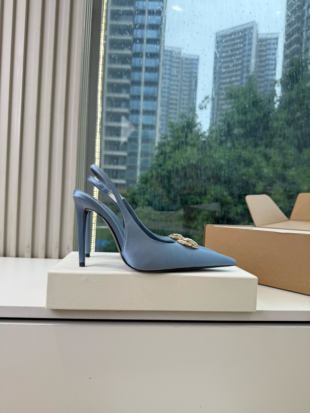 G288顶级品质Saint Laurent / 圣罗兰新款凉鞋尖头高跟鞋YSL姐姐的美丽尤物高跟鞋 又是人间圣罗兰 Ro G288顶级品质Saint Laurent / 圣罗兰新款凉鞋尖头高跟鞋YSL姐姐的美丽尤物高跟鞋 又是人间圣罗兰 Ro