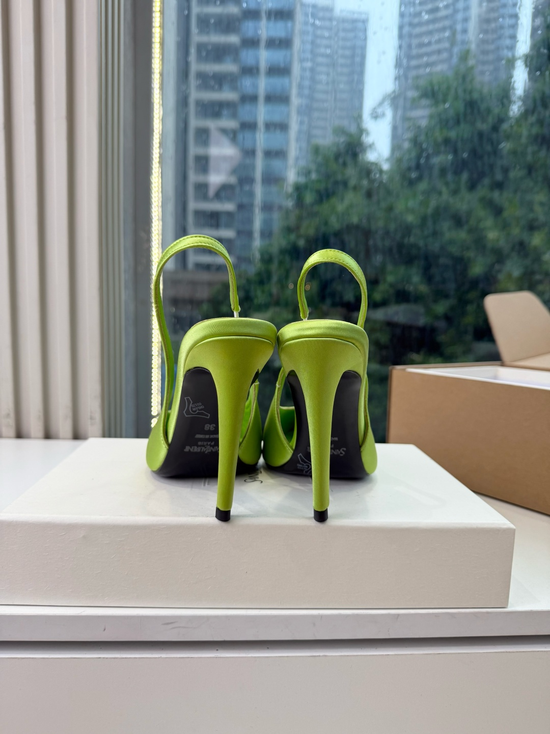 G288顶级品质Saint Laurent / 圣罗兰新款凉鞋尖头高跟鞋YSL姐姐的美丽尤物高跟鞋 又是人间圣罗兰 Ro G288顶级品质Saint Laurent / 圣罗兰新款凉鞋尖头高跟鞋YSL姐姐的美丽尤物高跟鞋 又是人间圣罗兰 Ro