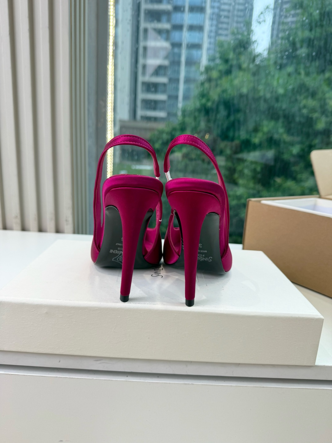 G288顶级品质Saint Laurent / 圣罗兰新款凉鞋尖头高跟鞋YSL姐姐的美丽尤物高跟鞋 又是人间圣罗兰 Ro G288顶级品质Saint Laurent / 圣罗兰新款凉鞋尖头高跟鞋YSL姐姐的美丽尤物高跟鞋 又是人间圣罗兰 Ro