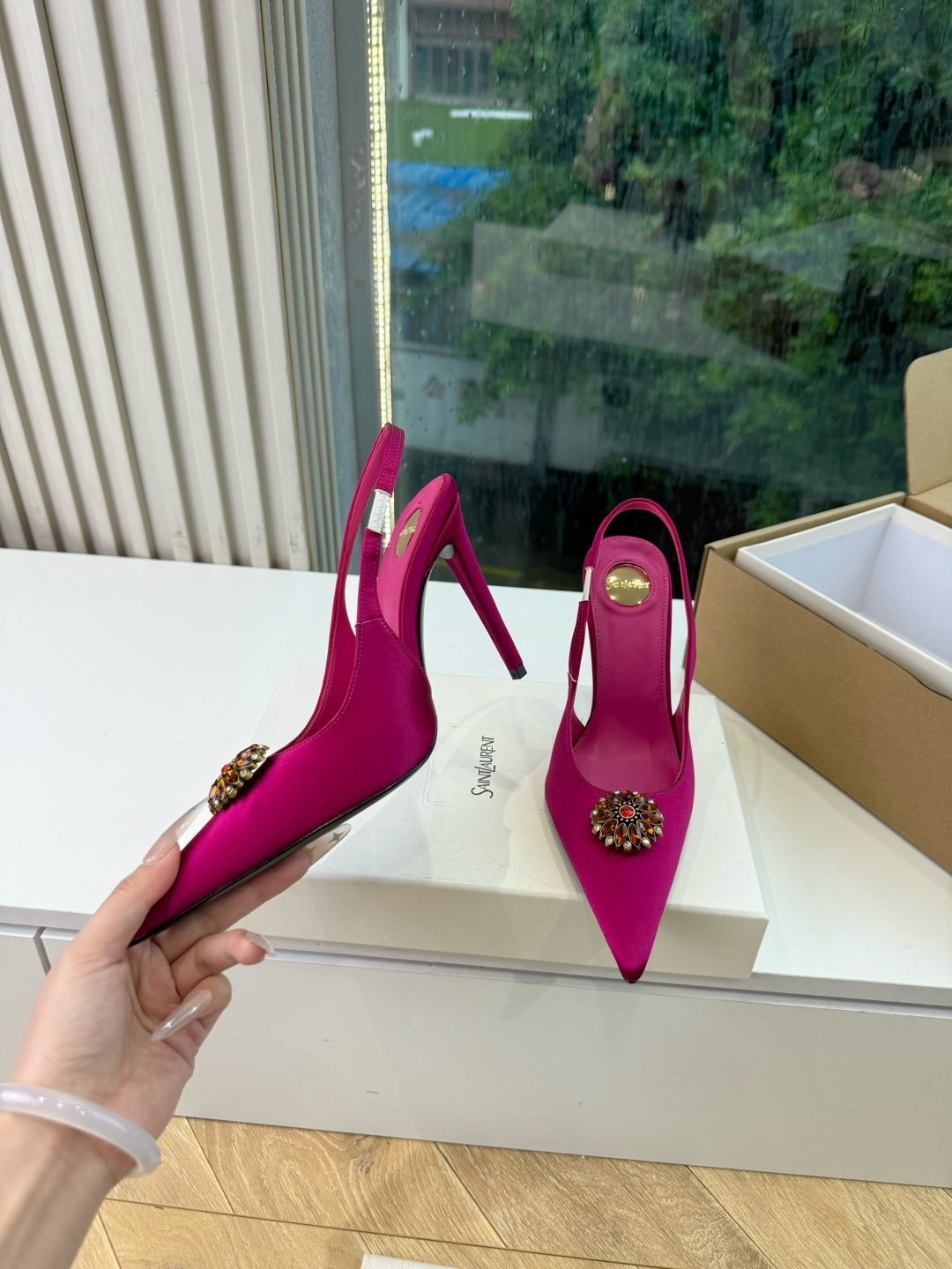 G288顶级品质Saint Laurent / 圣罗兰新款凉鞋尖头高跟鞋YSL姐姐的美丽尤物高跟鞋 又是人间圣罗兰 Ro G288顶级品质Saint Laurent / 圣罗兰新款凉鞋尖头高跟鞋YSL姐姐的美丽尤物高跟鞋 又是人间圣罗兰 Ro