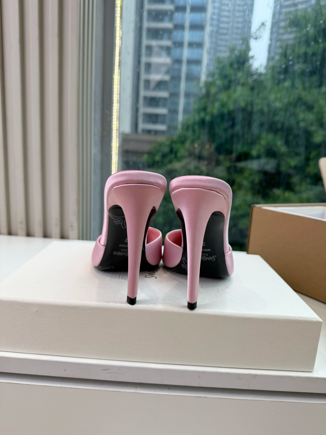 G288顶级品质Saint Laurent / 圣罗兰新款凉鞋尖头高跟鞋YSL姐姐的美丽尤物高跟鞋 又是人间圣罗兰 Ro G288顶级品质Saint Laurent / 圣罗兰新款凉鞋尖头高跟鞋YSL姐姐的美丽尤物高跟鞋 又是人间圣罗兰 Ro